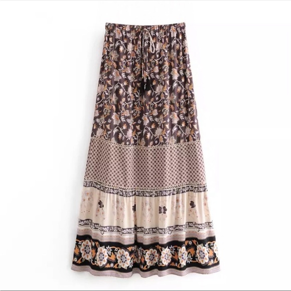 #82CLOSEOUT SALE! NEW! Gypsy Boho Floral Maxi Skirt - Picture 4 of 9